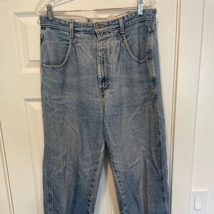 Distressed baggy jeans